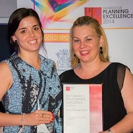 WILLIS LAUDED AS QUEENSLAND'S TOP YOUNG PLANNER WILLIS LAUDED AS QUEENSLAND'S TOP YOUNG PLANNER